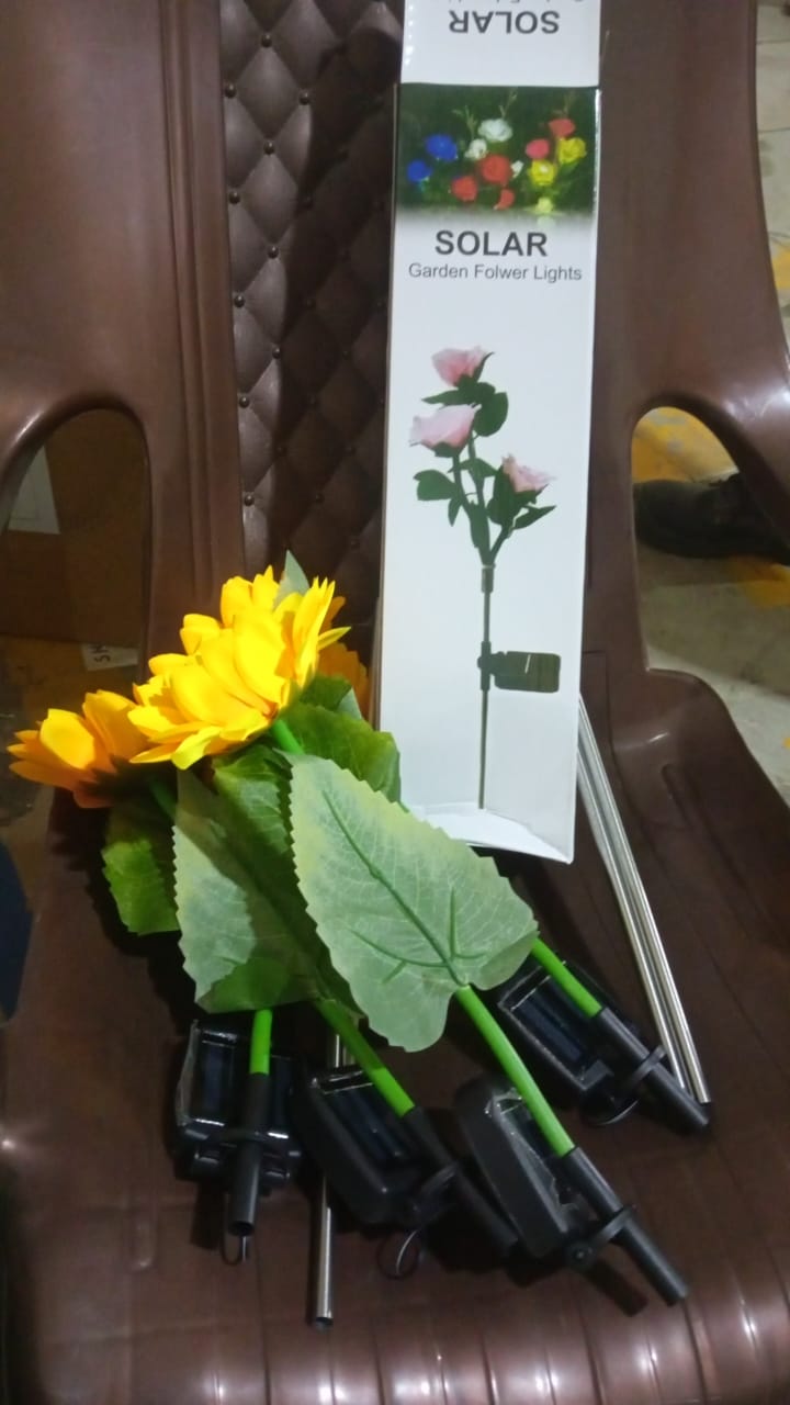 Garden Solar Sunflower Outdoor LED Light Inserted Ground Simulation Plant (4 Pcs Set)