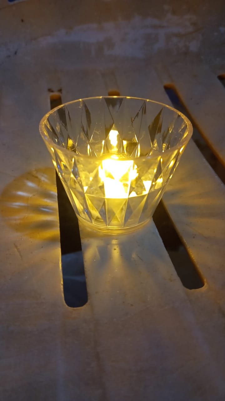 Cup-Shaped Crystal Table Lamp