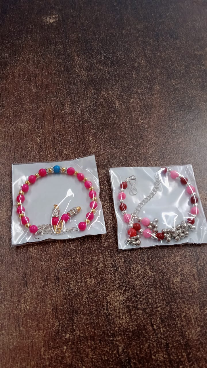 Traditional and Trendy Beaded Bracelet with Adjustable Chain (1 Pc)